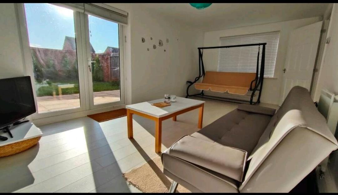 Homely *